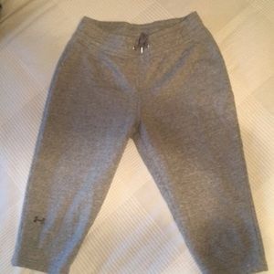 Under Armour gray sweat capris